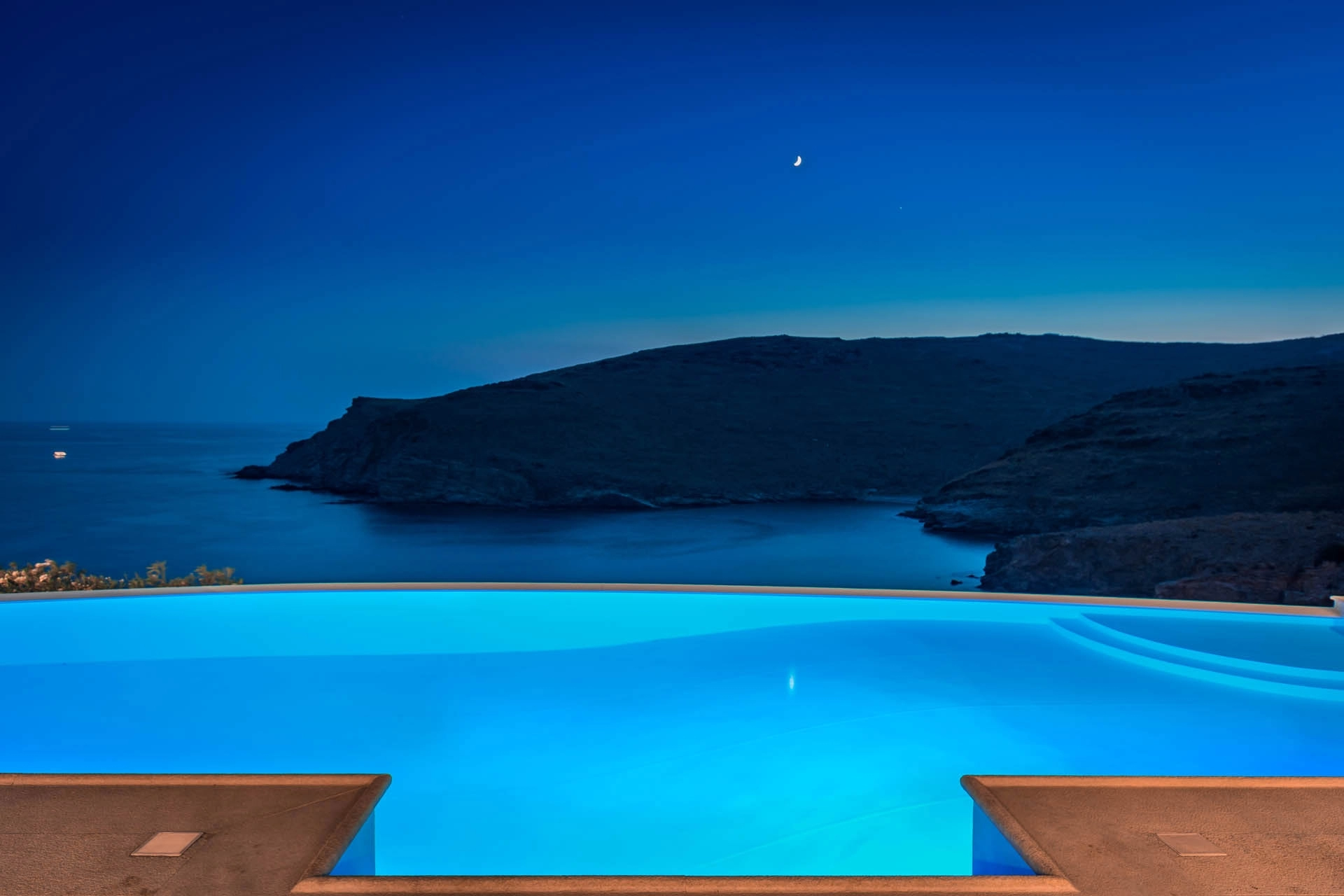 Infinite Blue Grand Villa